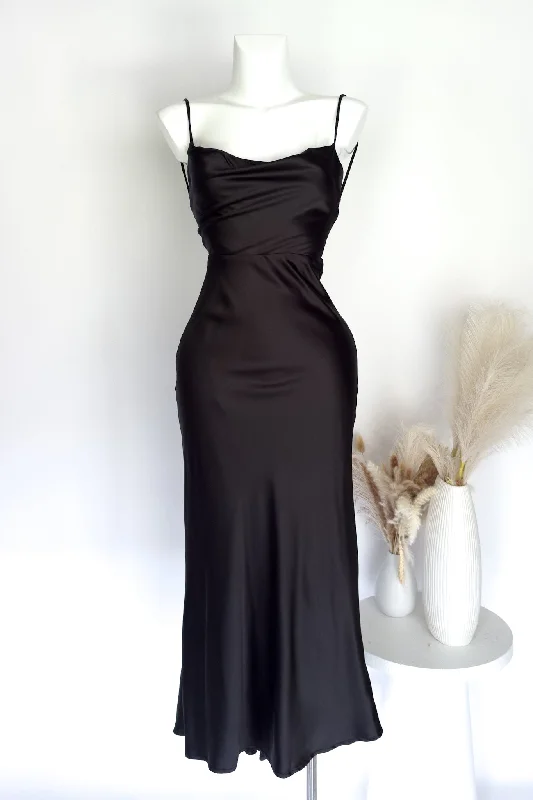 Women's Rounded-Neck DressesOriana Maxi Dress - Black