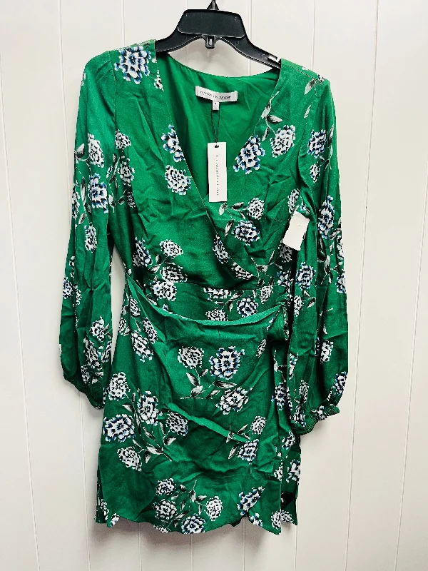 Women's V-Shaped Collar DressesGreen Dress Casual Short Cupcakes And Cashmere, Size 4